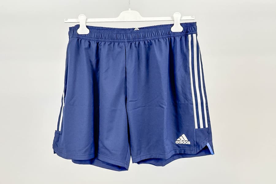 2 adidas Shorts Condivo 22 Match Day dunkelblau/weiß, Gr. S